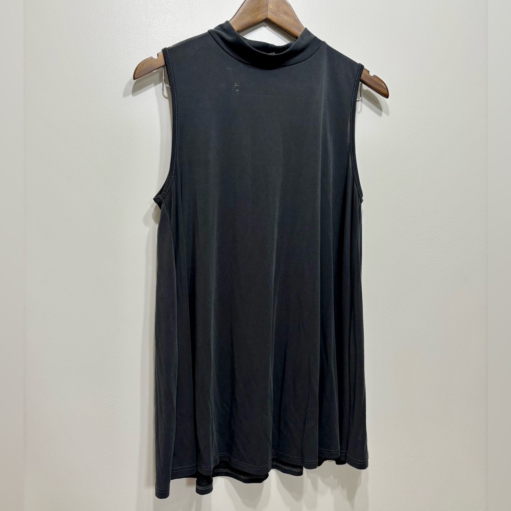 Acemi Contemporary Mock Neck Flowy Soft Stretch Sleeveless Tunic Shirt Top Black